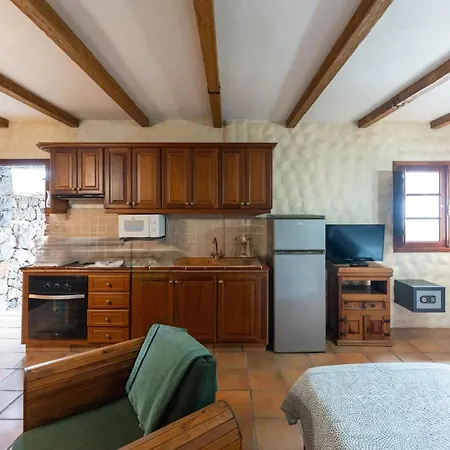 La Tanquera Y Rosas *