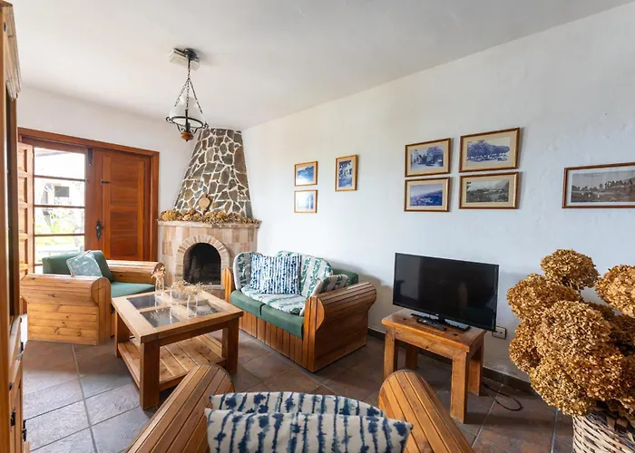 La Tanquera Y Rosas *