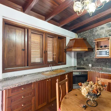 La Tanquera Y Rosas *